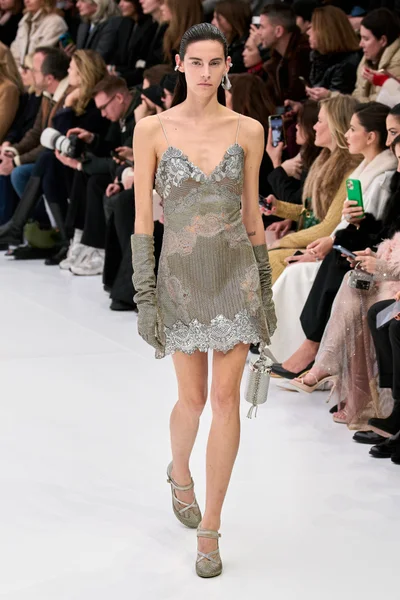 Look 27